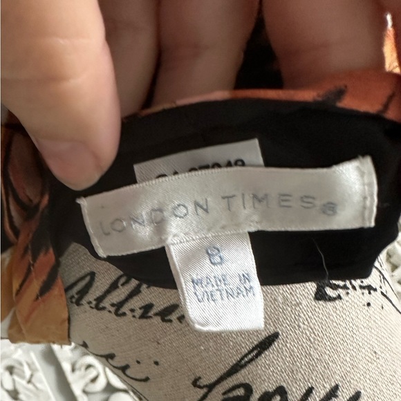 Ladies patterned dress size 8 - Picture 3 of 3